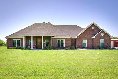 Custom Home on 13.6 Acres near Richland Chambers Lake! This - Lake Home For Sale in Corsicana, Texas