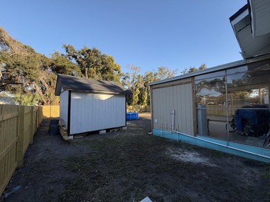 EXCLUSIVE 4/2 SINGLE FAMILY RESIDENCE COMPLETELY RENOVATED IN - photo 14