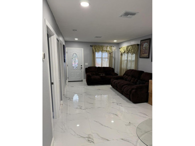 EXCLUSIVE 4/2 SINGLE FAMILY RESIDENCE COMPLETELY RENOVATED IN - photo 18