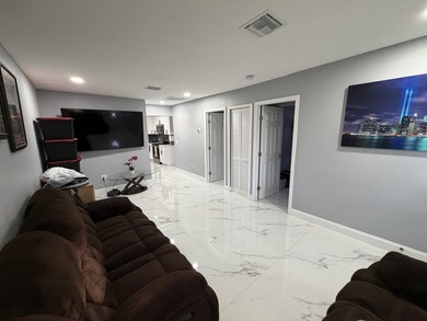 EXCLUSIVE 4/2 SINGLE FAMILY RESIDENCE COMPLETELY RENOVATED IN - photo 19