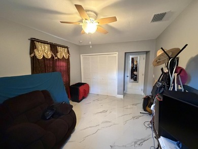 EXCLUSIVE 4/2 SINGLE FAMILY RESIDENCE COMPLETELY RENOVATED IN - photo 21