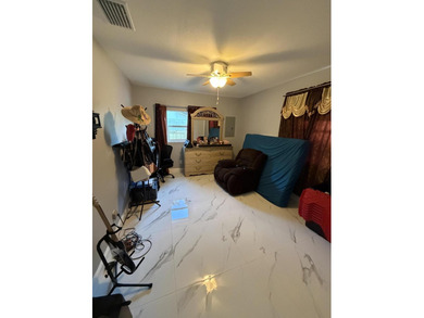 EXCLUSIVE 4/2 SINGLE FAMILY RESIDENCE COMPLETELY RENOVATED IN - photo 22
