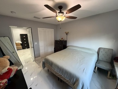 EXCLUSIVE 4/2 SINGLE FAMILY RESIDENCE COMPLETELY RENOVATED IN - photo 23