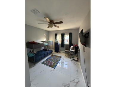 EXCLUSIVE 4/2 SINGLE FAMILY RESIDENCE COMPLETELY RENOVATED IN - photo 25