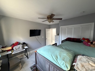 EXCLUSIVE 4/2 SINGLE FAMILY RESIDENCE COMPLETELY RENOVATED IN - photo 26