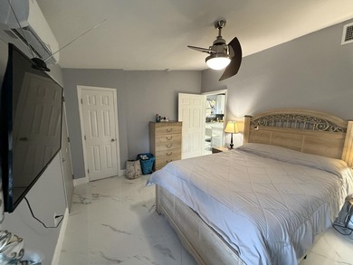 EXCLUSIVE 4/2 SINGLE FAMILY RESIDENCE COMPLETELY RENOVATED IN - photo 29