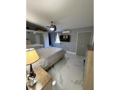 EXCLUSIVE 4/2 SINGLE FAMILY RESIDENCE COMPLETELY RENOVATED IN - photo 31