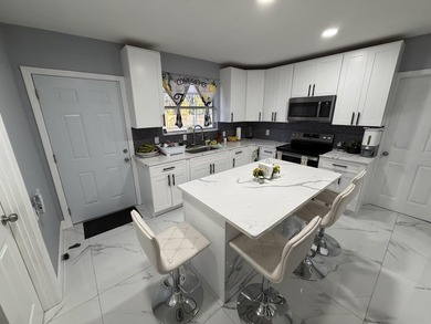 EXCLUSIVE 4/2 SINGLE FAMILY RESIDENCE COMPLETELY RENOVATED IN - photo 34