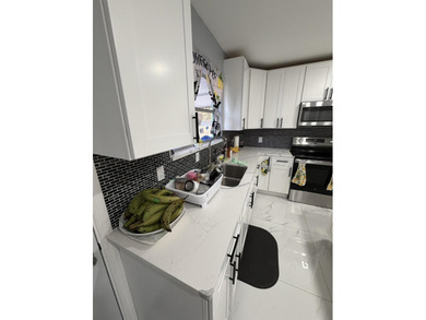 EXCLUSIVE 4/2 SINGLE FAMILY RESIDENCE COMPLETELY RENOVATED IN - photo 35
