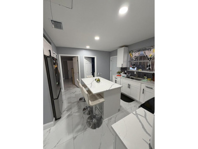 EXCLUSIVE 4/2 SINGLE FAMILY RESIDENCE COMPLETELY RENOVATED IN - photo 37
