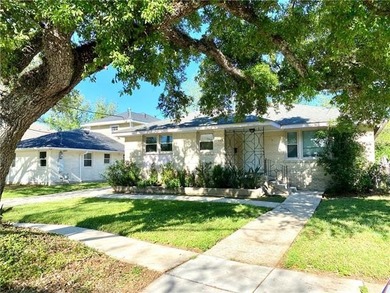 Lake Pontchartrain Home Active Under Contract in New Orleans Louisiana