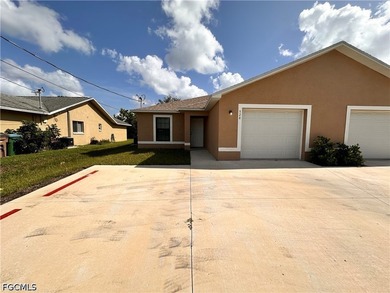 NO FLOOD INSURANCE REQUIRED & NO HOA This is 6-bedrooms 4-bath - photo 1