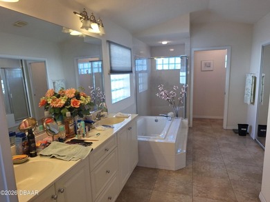 OUTSTANDING & RARE VANACORE CUSTOM HOME-Gorgeous Hibiscus 1 - photo 12