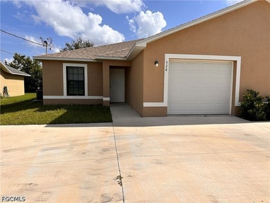 NO FLOOD INSURANCE REQUIRED & NO HOA This is 6-bedrooms 4-bath - photo 3