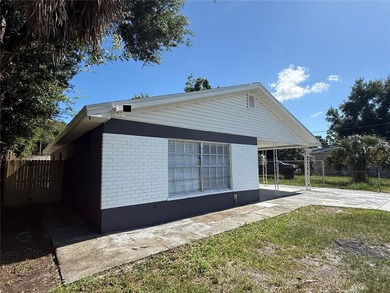Available Now! This beautifully refreshed 3-bedroom, 2-bathroom - photo 31
