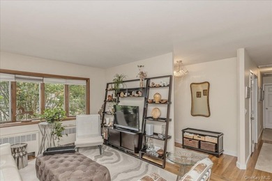 Welcome to this beautifully maintained 3 bedroom ranch nestled - photo 3