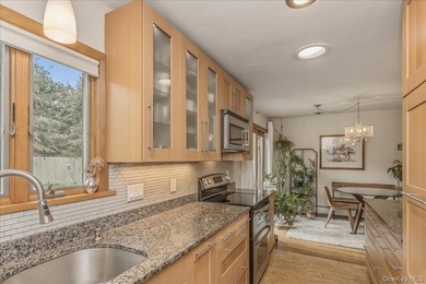 Welcome to this beautifully maintained 3 bedroom ranch nestled - photo 7