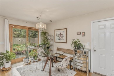 Welcome to this beautifully maintained 3 bedroom ranch nestled - photo 8