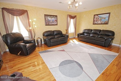 BEAUTIFUL 2 FAMILY COLONIAL DETACHED HOME IN GREAT KILLS - photo 12