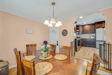 Beautiful Expanded Cape featuring updated Kitchen with stainless - photo 9