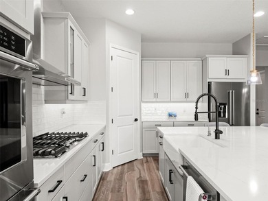 Welcome to an exceptional retreat located at 16049 Volterra - photo 20