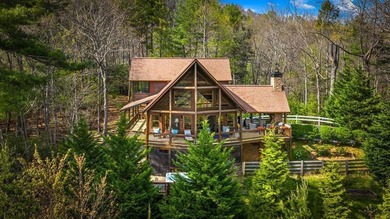 Privately situated stunning 3-bedroom, 3-bath prow-front home - photo 2