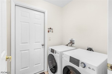 Move-in ready and beautifully furnished home in desirable - photo 6