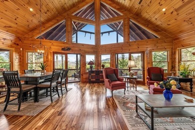 Privately situated stunning 3-bedroom, 3-bath prow-front home - photo 8