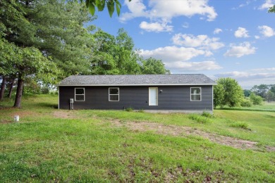 (private lake, pond, creek) Home For Sale in Munith Michigan