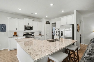 Welcome to your new home in Hidden Pines. DUAL Owner's Suites! - photo 11