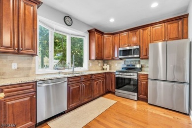 Space, sunlight and the Lake Hopatcong lifestyle come together - photo 11