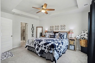 Welcome to your new home in Hidden Pines. DUAL Owner's Suites! - photo 16