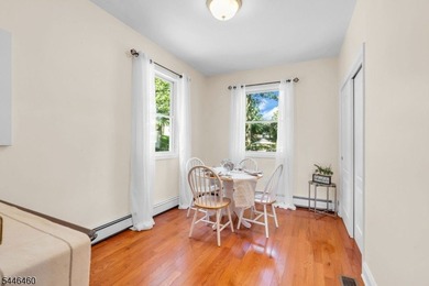 Space, sunlight and the Lake Hopatcong lifestyle come together - photo 21