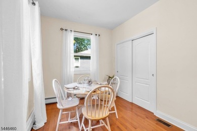 Space, sunlight and the Lake Hopatcong lifestyle come together - photo 22