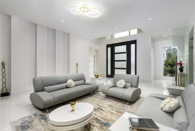 Luxurious, custom-built contemporary home built by Melinda - photo 7