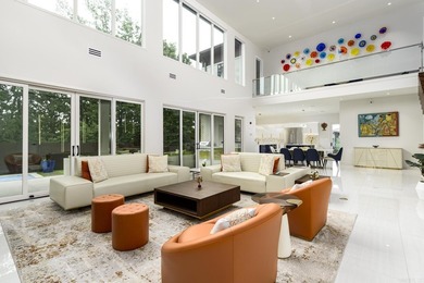 Luxurious, custom-built contemporary home built by Melinda - photo 8