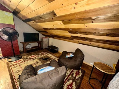 This cozy 4-season cabin is situated directly across the street - photo 8