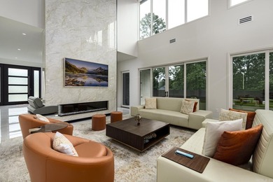 Luxurious, custom-built contemporary home built by Melinda - photo 9