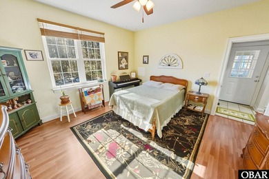 Fall in love with this canal-front estate on a rare 1.35-acre - photo 33
