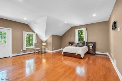 Space, sunlight and the Lake Hopatcong lifestyle come together - photo 36