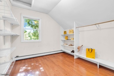 Space, sunlight and the Lake Hopatcong lifestyle come together - photo 38