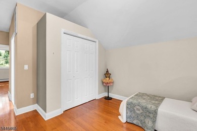 Space, sunlight and the Lake Hopatcong lifestyle come together - photo 42