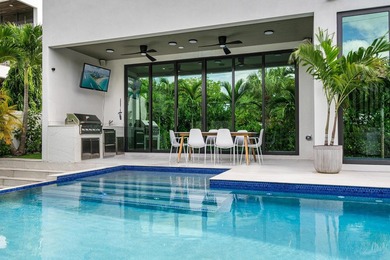 Victoria Park Modern Masterpiece | Built 2023 Privately gated - photo 2
