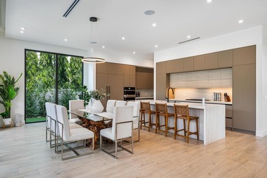 Victoria Park Modern Masterpiece | Built 2023 Privately gated - photo 4