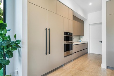 Victoria Park Modern Masterpiece | Built 2023 Privately gated - photo 6