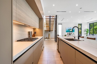 Victoria Park Modern Masterpiece | Built 2023 Privately gated - photo 8