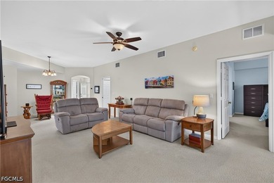 Well-maintained 2-bedroom plus den residence offering a flexible - photo 3