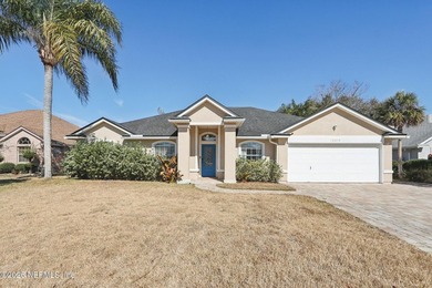 LOCATION LOCATION LOCATION. Located close to beaches, downtown - photo 4