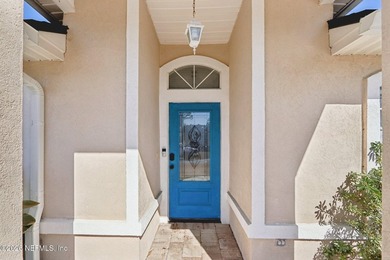 LOCATION LOCATION LOCATION. Located close to beaches, downtown - photo 7