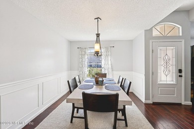LOCATION LOCATION LOCATION. Located close to beaches, downtown - photo 8